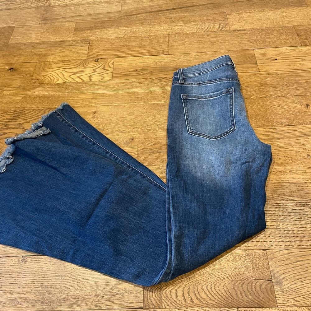 Sneakpeek Jeans